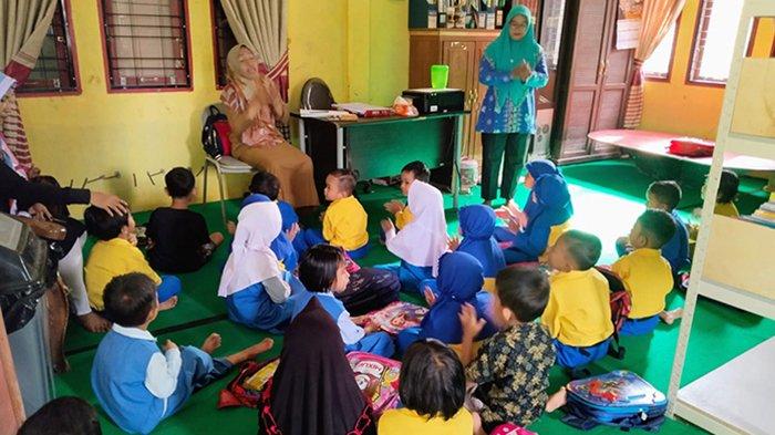 Disdikpora Kampar Klaim Tak Ada Sekolah yang Rusak karena Banjir, Berlakukan Belajar dari Rumah