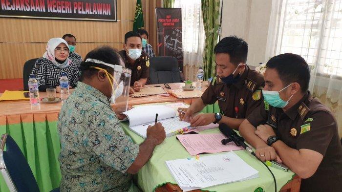 Bentuk Tim JPU Gabungan,Kejari Pelalawan Segera Limpahkan Kasus Karhutla PT Adei ke Pengadilan