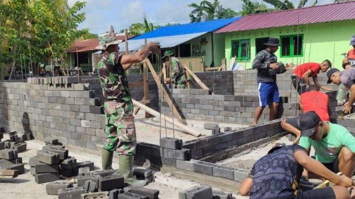 PLN Manfaatkan FABA PLTU Ropa untuk Bedah Rumah Prajurit TNI KODIM 1603 Sikka