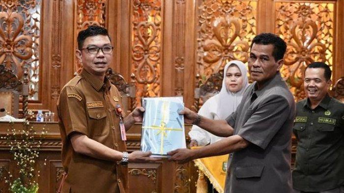 Pemkab Kuansing Sampaikan Pengantar Usulan Ranperda RTRW dan Bantuan Hukum Bagi Masyarakat Miskin