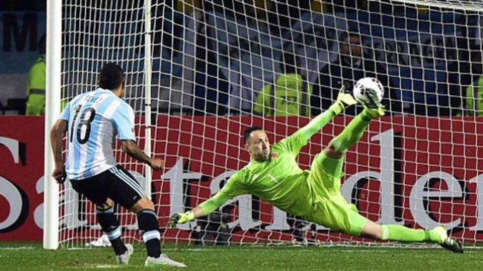 Martino Sempat Ragukan Carlos Tevez