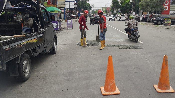 Bekas Galian Pipa Air Bersih di Jalan A Yani Pekanbaru Akhirnya Diaspal Kembali