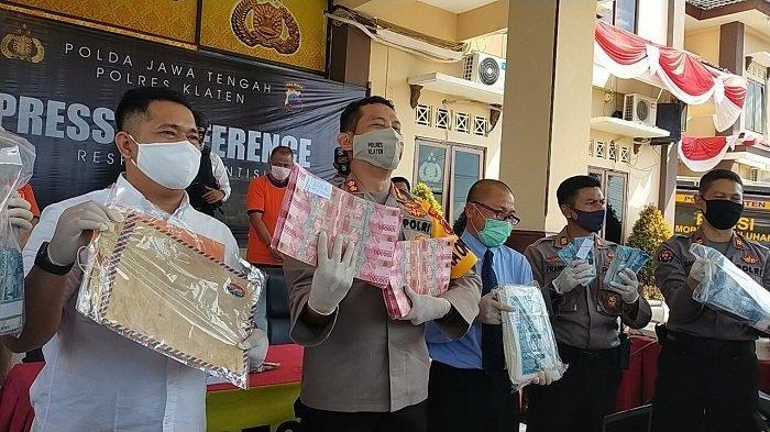 Masih Ada yang Belum Dipotong, 3 Pengedar Uang Palsu Sekitar Rp 500 Juta Rupiah Ditangkap Polisi