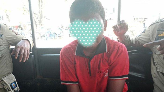 TAK BERADAB,Pengemis Muda Akting Nangis Kelaparan,Jika Tak Diberi Gores dan Ludahi Mobil yang Lewat