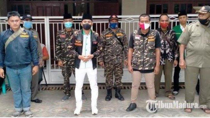 Bikin Posko Khusus, Banser dan GP Anshor Jaga Rumah Menko Polhukam Mahfud MD di Madura