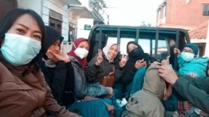 Sempat Foto Bareng Sebelum Maut Menjemput, Tragedi Mobil Pikap Rombongan Arisan Tabrak Pohon