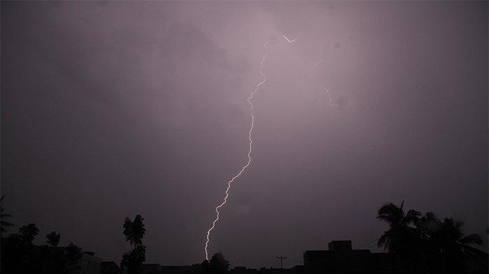 CUACA Riau Hari Ini 13 September, Warga di Wilayah Ini Harus Waspada Hujan Petir dan Angin Kencang