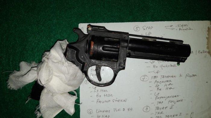 Pakai Pistol Mainan, Kakek Ini Berani Merampok Bank: 7 Jam Kemudian Diciduk