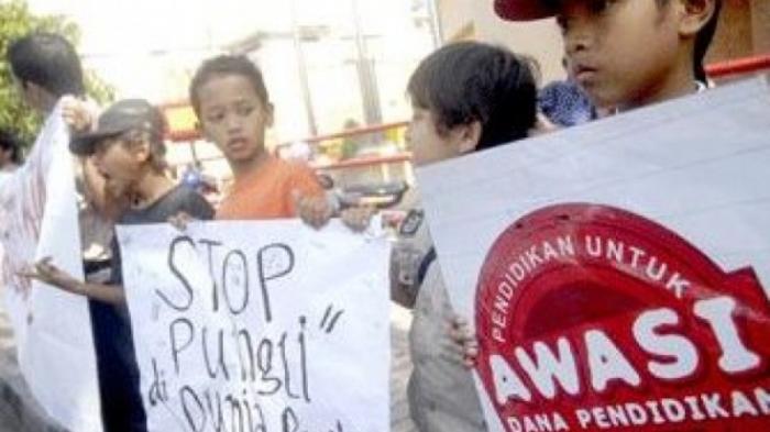 EKSKLUSIF. Sekolah Tetap Lakukan Pungutan Biaya Foto Kopi Buku Pelajaran