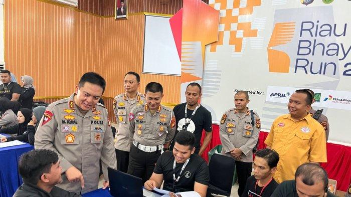 BREAKING NEWS: Kapolda Cek Registrasi Ulang Peserta Riau Bhayangkara Run 2023