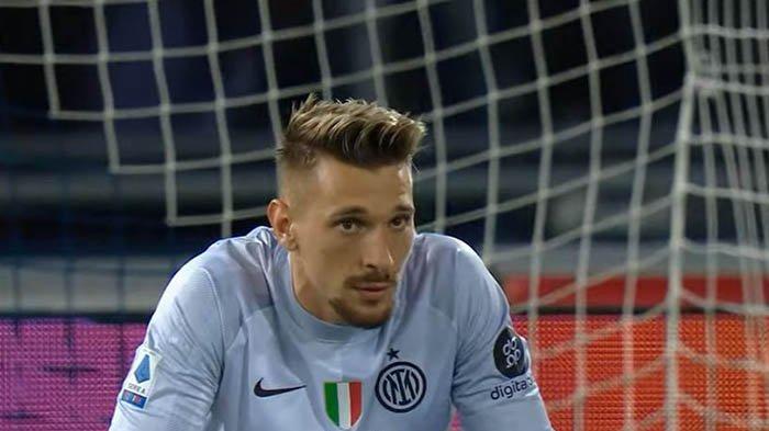 Inter Milan Dikalahkan Bologna, Radu Menangis Keluar Lapangan, Handanovic Justru Perlihatkan Respon