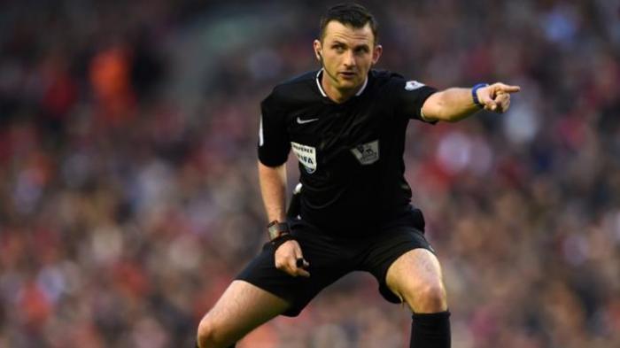 Pemain yang Protes Berlebihan Bakal Dikeluarkan Wasit 10 Menit saja di Musim Depan