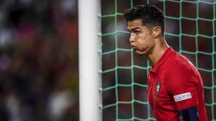 Manchester United vs Brighton, Cristiano Ronaldo Merengek Minta Dimainkan