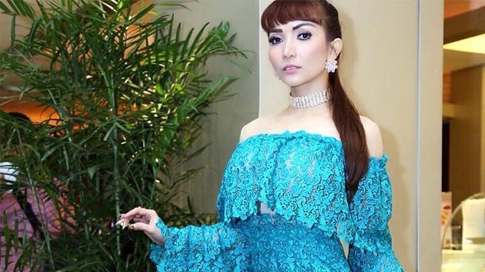 Dikabarkan Akan Menikah, Netizen Heboh Lihat Calon Suami Roro Fitria