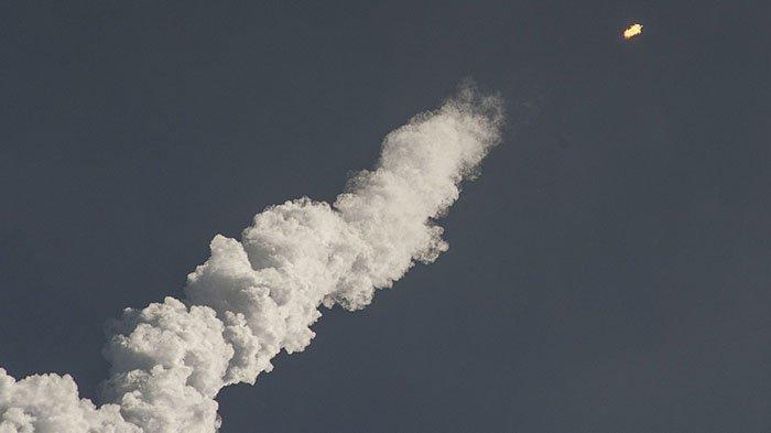 DITEMBAKKAN dari Kapal Selam Bertenaga Nuklir, 2 Rudal Balistik Rusia Sukses Tembus Jarak 5 KM