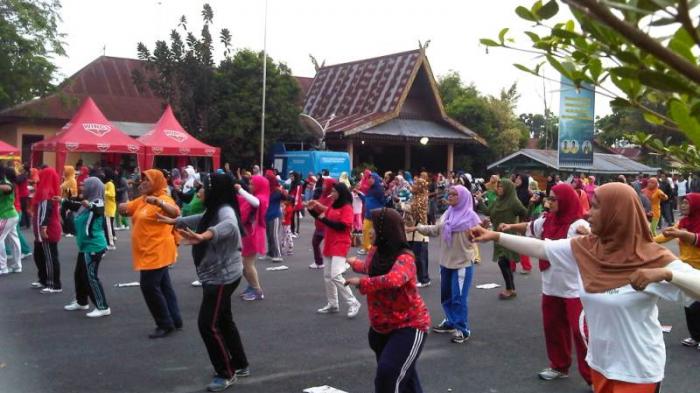 Camat Rumbai Pesisir Apresiasi Senam Sehat Tribun Pekanbaru