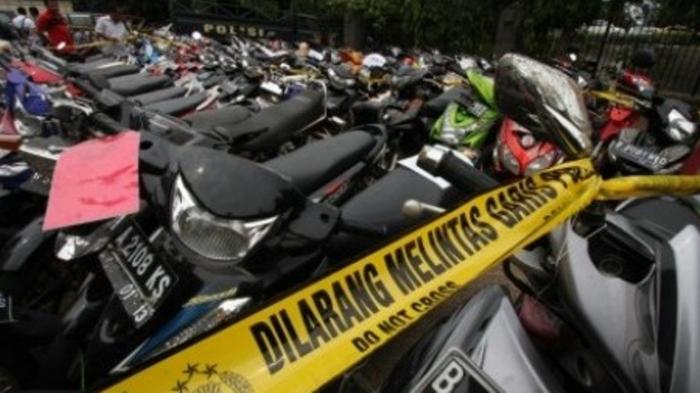 Nenek-nenek Kecanduan Sabu Curi Motor, Bak ABG Dimabuk Cinta Uang Haram juga Dikirim ke Pacar