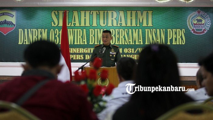 FOTO: Danrem 031/Wira Bima Beri Sambutan Saat Silaturahmi dengan Insan Pers - silaturrahmi-danrem-inf-sonny-aprianto-insan-pers_20180315_164034.jpg