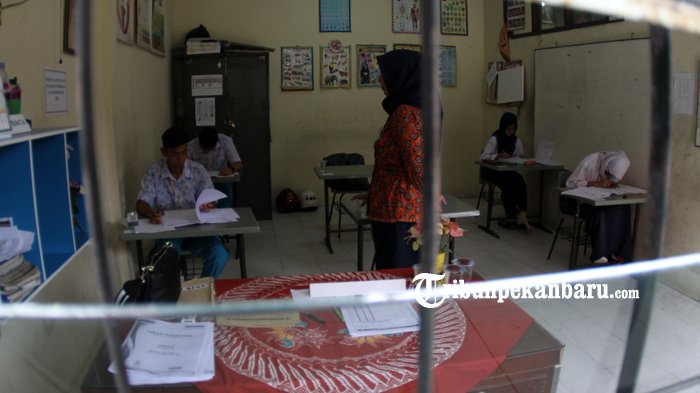 FOTO: Ujian Nasional Siswa SMPLB dari 7 Sekolah Luar Biasa di Pekanbaru - slb_20180424_204238.jpg