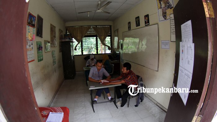 FOTO: Ujian Nasional Siswa SMPLB dari 7 Sekolah Luar Biasa di Pekanbaru - slb_20180424_204257.jpg