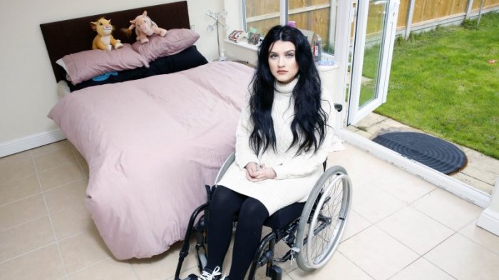 Ngeri. . .Beban Seberat 70 Kilogram Patahkan Tulang Perempuan Ini Saat Gym