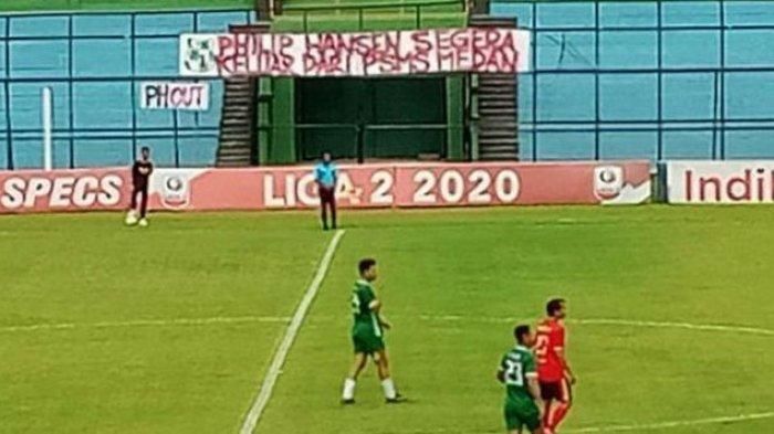 Pelatih PSMS Medan Asal Pekanbaru Philep Hansen Dikasi Spanduk 'Tak Bersahabat' di Stadion Teladan