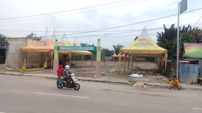 Mengeluh Sepi dan Becek, Pedagang Pilih Pindah ke Taman Bukit Gelanggang