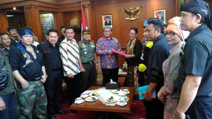 Gubernur Aher Dukung Petisi Koalisi Masyarakat Sunda, Salah Satu Isinya Usut Rizieq Shihab