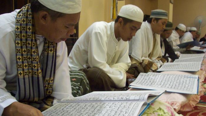 Bacaan Surat Yasin dalam Dua Pilihan Tulisan, Arab dan Latin, Lengkap 83 Ayat