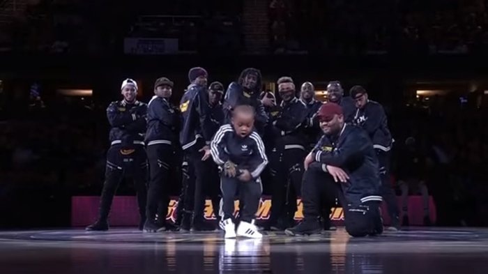 Viral, Usianya Masih 5 Tahun, Tapi Lihat Aksi Dancenya, Penggemar NBA Langsung Beri Pujian