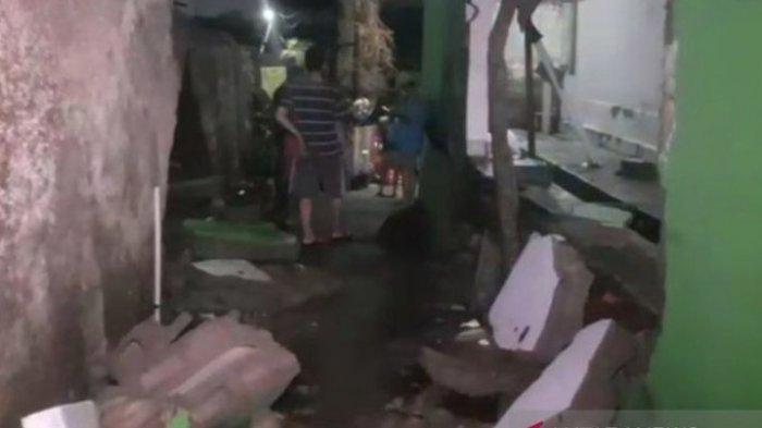 Tembok Pabrik Biskuit Roboh Sebabkan Banjir, Warga Sekitar Tuntut Kompensasi Lebih dari Rp 300 Juta