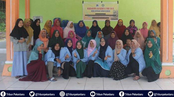 Tim Pengabdian Universitas Riau Gelar Pelatihan Pengolahan Makanan Berbahan Ikan Bagi Ibu-ibu PKK