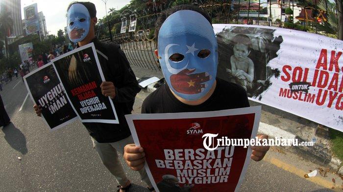 Donald Trump Tandatangani Undang-undang Yang Berisi Sanksi Bagi China atas Pelanggaran HAM di Uighur