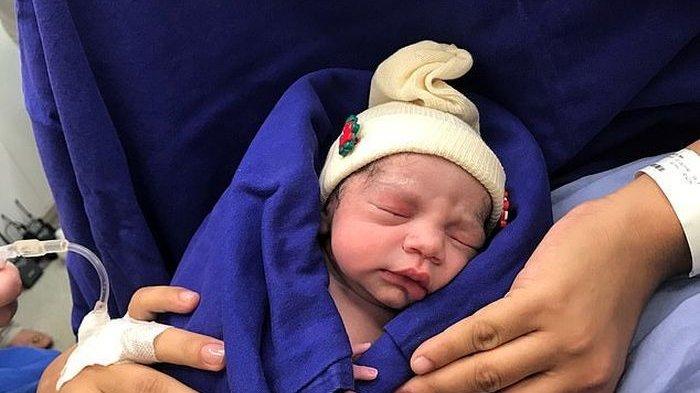MUKJIZAT! Bayi Ini 3 Kali Dinyatakan Meninggal Dunia, Dalam Peti Jenazah kembali Bernafas