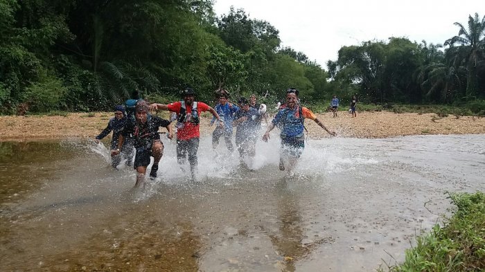 Peserta Berlari 10 Kilometer Mengelilingi Danau Buatan Pekanbaru