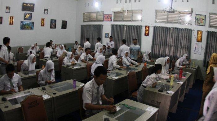 Jaringan Internet  dan Listrik Lancar. UNBK Hari Pertama di Pekanbaru Berlangsung Tanpa Kendala