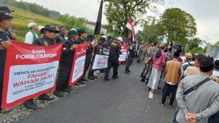 Kiai Ajak Santri Tolak Pembangunan Ponpes Pihak Lain, Takut Saingan?