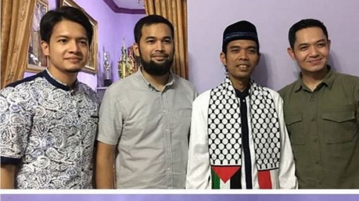 Hadiri Tabligh Akbar di Pekanbaru, Dude Harlino Mengidolakan Ustaz Abdul Somad. Ini Dia Buktinya