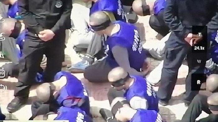 Muslim Uighur China yang Bercadar & Berjenggot Dianggap RADIKAL, Terbongkar di Dokumen yang BOCOR