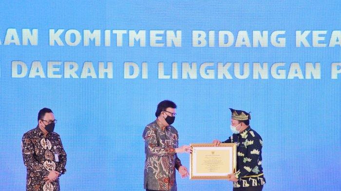 Wabup Siak Bersyukur Menerima Penghargaan Komitmen Bidang Kearsipan dari Menpan RB
