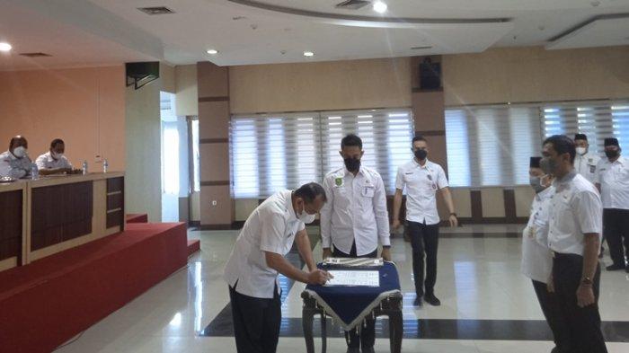 Wabup Inhu Tegur Camat Kuala Cenaku karena Tak Pakai Jengkol Saat Sertijab