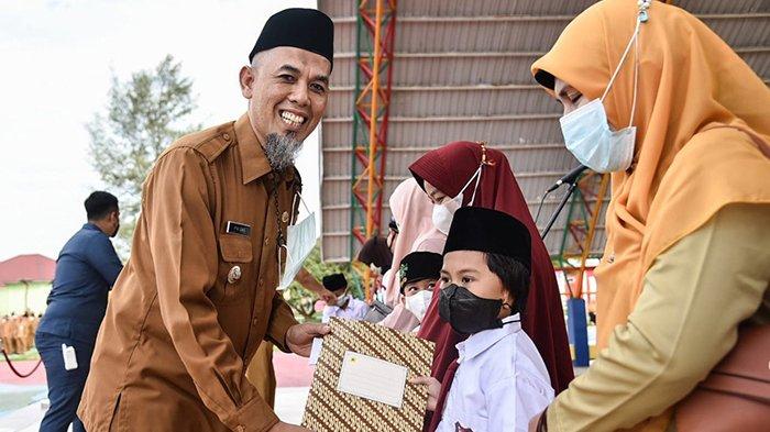 Wisuda 1.235 Siswa SD dan SMP Hafidz Alquran Juz ke- 30 se-Dumai, Ini Pesan Wali Kota