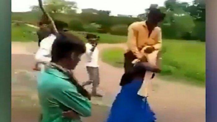 Bukan Sedang Bermain, Perempuan Ini Gendong Suami di Pundak karena Ketahuan Selingkuh Lihat Videonya