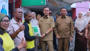 2200-paket-bantuan-lewat-program-Pekanbaru-Peduli.jpg