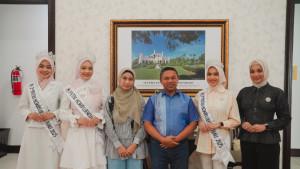 3-finalis-putri-hijab-2025-yang-mewakili-Riau.jpg