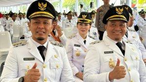 Agung-Markarius-foto-bersama-disela-momen-pelantikan.jpg