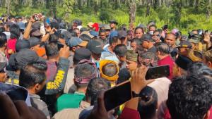Aksi-ribuan-warga-Persukuan-Melayu-Rantau-Kasai-Rohul.jpg