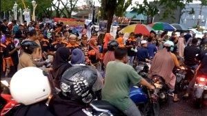 Aksi_Simpatik_Warga_Siak_Dukung_Revisi_UU_TNI_dengan_Pembagian_Takjil.jpg
