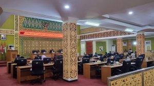 Anggota-DPRD-Pelalawan-menggelar-rapat.jpg