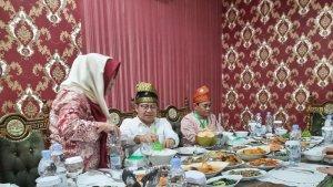 BREAKING-NEWS-Cawapres-Muhaimin-Iskandar-Langsung-Dijamu-Makan-Sampai-di-Pondok-Melayu.jpg